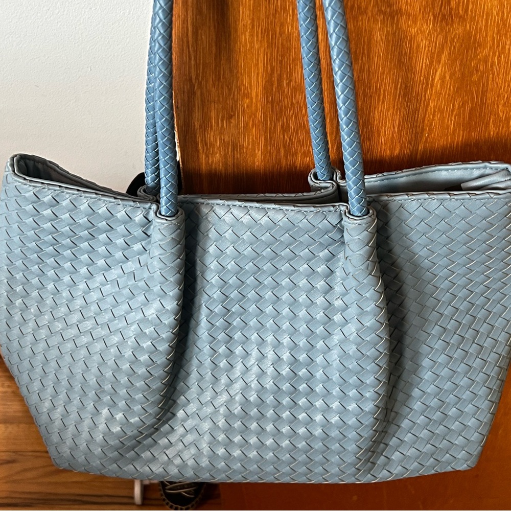 Handbag - Picture 2 of 3